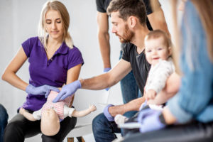 practicing-compressions-using-mannequin