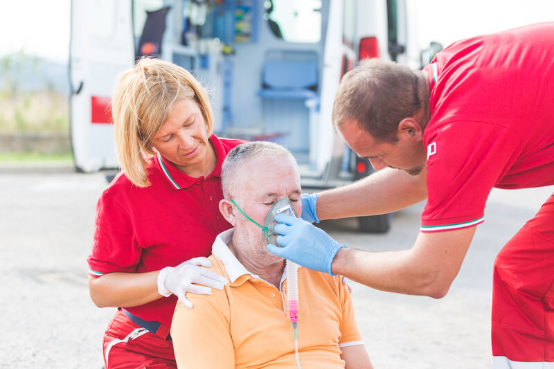 old-man-wearing-a-portable-oxygen-mask